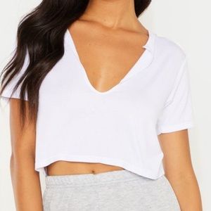NWOT Basic V Neck Crop Tee